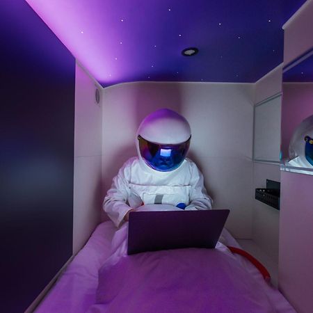 Capsule Hotel Constellation 91 Lemberg Exterior foto
