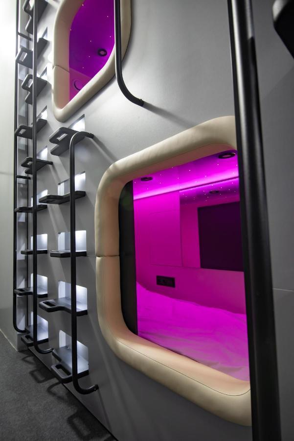Capsule Hotel Constellation 91 Lemberg Exterior foto