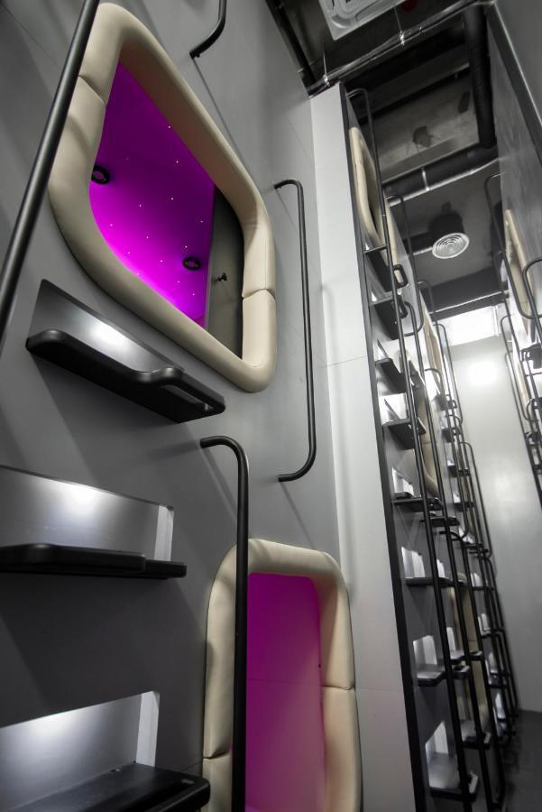 Capsule Hotel Constellation 91 Lemberg Exterior foto